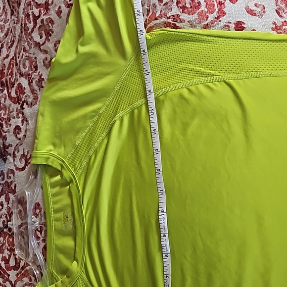 DANSKIN NOW athletic long sleeve top. - Picture 4 of 5